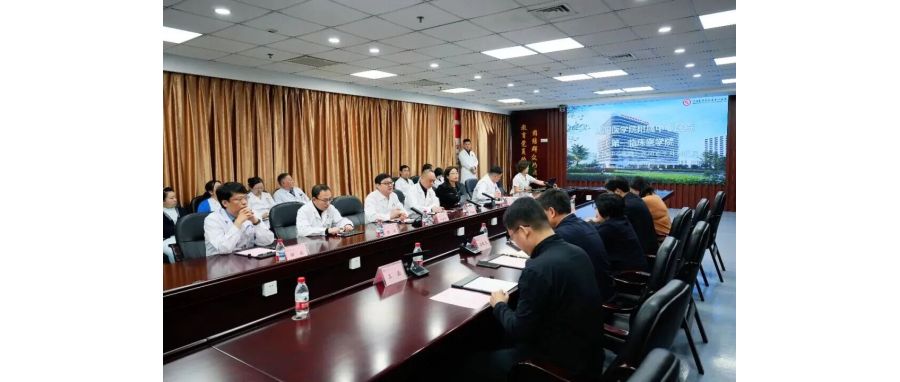 深圳evo真人视讯集团代表团前往沈阳医学院附属中心医院召开调研研讨，共同探寻生命健康产业合作新机遇